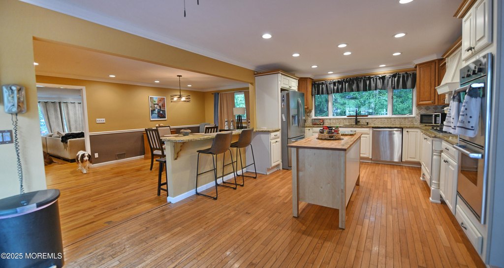 Lincroft, New Jersey, 07738, United States, 4 Bedrooms Bedrooms, ,3 BathroomsBathrooms,Residential,Forsale,2008478