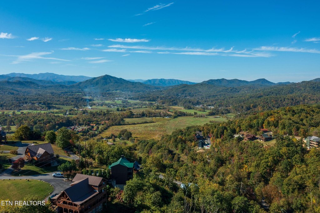 Sevierville, Tennessee, 37862, United States, 5 Bedrooms Bedrooms, ,4 BathroomsBathrooms,Residential,Forsale,1973603