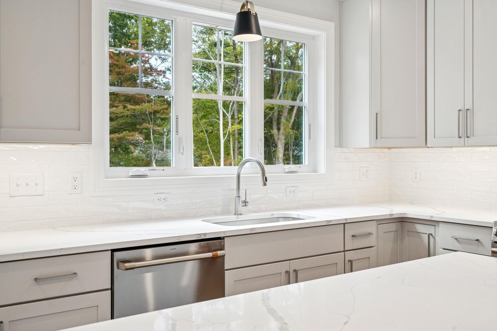 Portsmouth, New Hampshire, 03801, United States, 4 Bedrooms Bedrooms, ,2.5 BathroomsBathrooms,Residential,Forsale,2002371