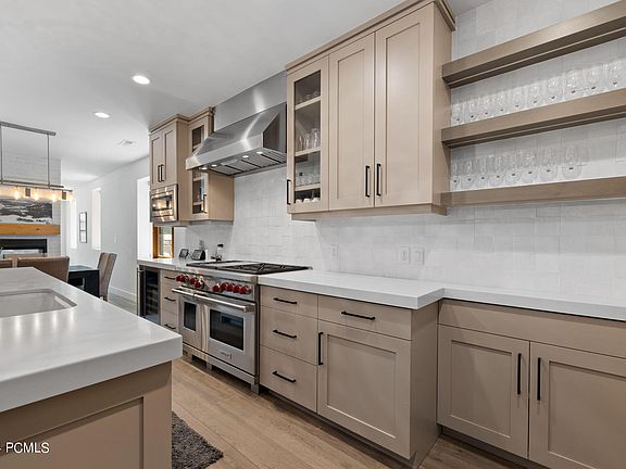 Park City, Utah, 84060, United States, 6 Bedrooms Bedrooms, ,7 BathroomsBathrooms,Residential,Forsale,1994179