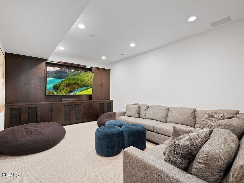 Park City, Utah, 84060, United States, 6 Bedrooms Bedrooms, ,7 BathroomsBathrooms,Residential,Forsale,1994179