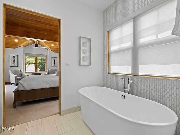 Park City, Utah, 84060, United States, 6 Bedrooms Bedrooms, ,7 BathroomsBathrooms,Residential,Forsale,1994179