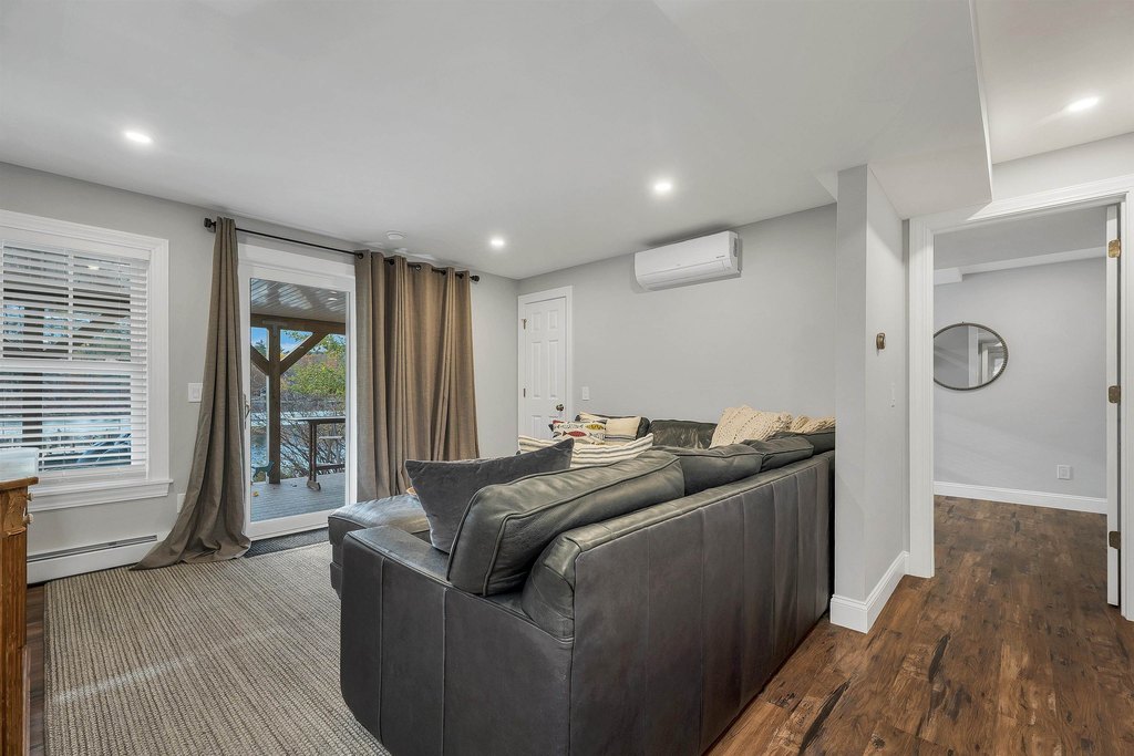 New Durham, New Hampshire, 03855, United States, 3 Bedrooms Bedrooms, ,3 BathroomsBathrooms,Residential,Forsale,2004714