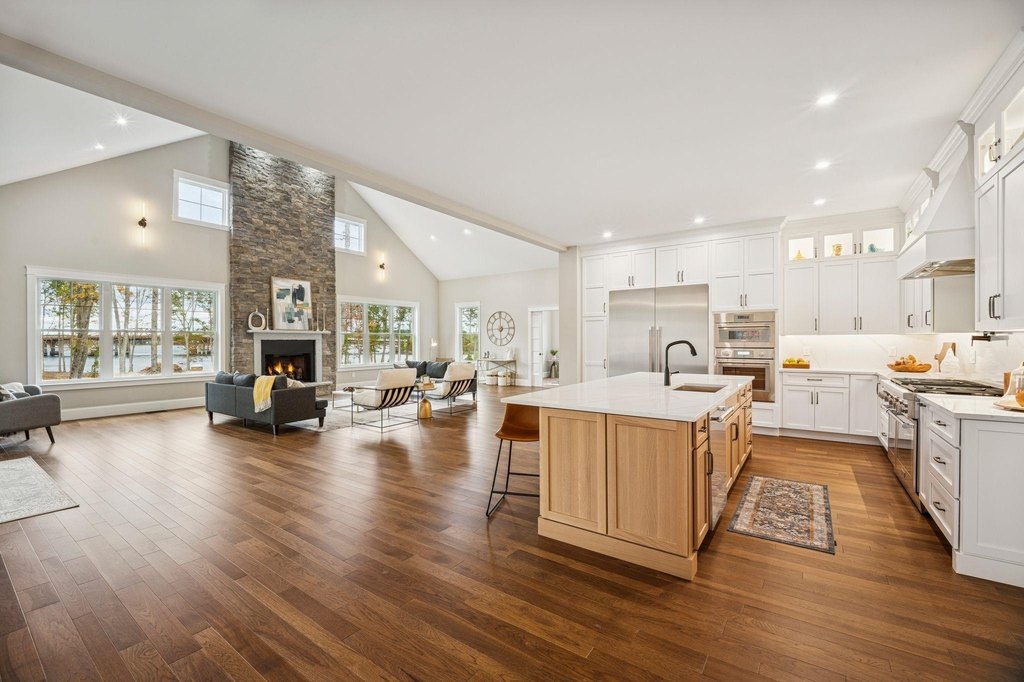 Newington, New Hampshire, 03801, United States, 4 Bedrooms Bedrooms, ,4.5 BathroomsBathrooms,Residential,Forsale,2002401