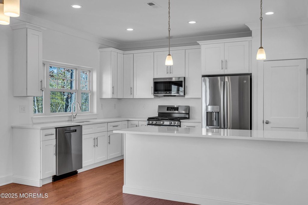 Waretown, New Jersey, 08758, United States, 5 Bedrooms Bedrooms, ,3 BathroomsBathrooms,Residential,Forsale,1964525