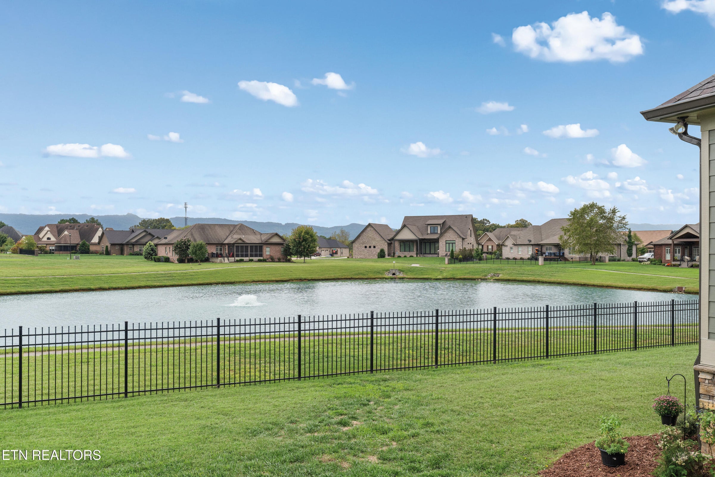 Maryville, Tennessee, 37804, United States, 4 Bedrooms Bedrooms, ,2 BathroomsBathrooms,Residential,Forsale,1973599