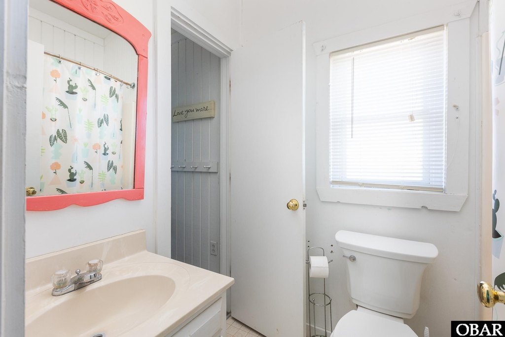 Corolla, North Carolina, 27927, United States, 5 Bedrooms Bedrooms, ,3 BathroomsBathrooms,Residential,Forsale,1993766