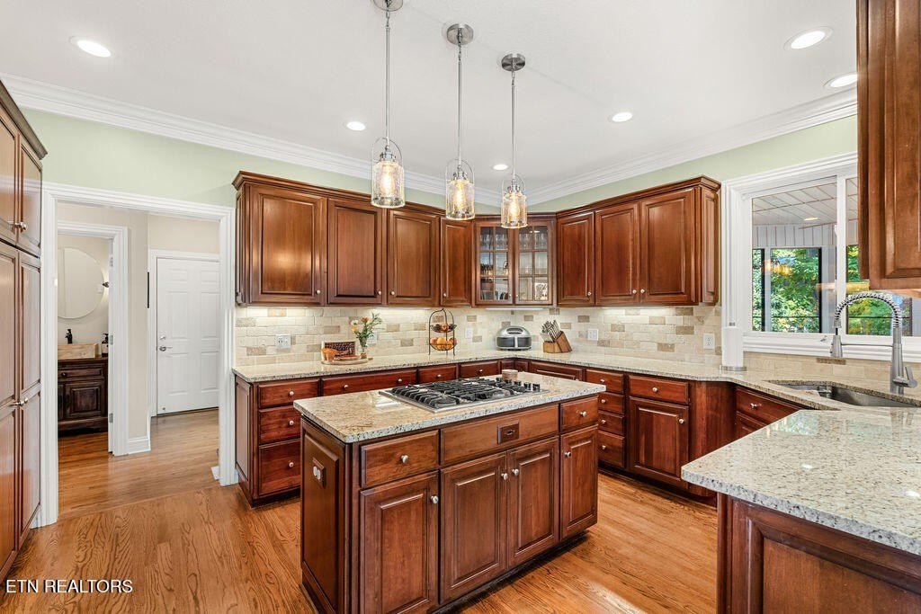 Loudon, Tennessee, 37774, United States, 4 Bedrooms Bedrooms, ,4.5 BathroomsBathrooms,Residential,Forsale,1973605