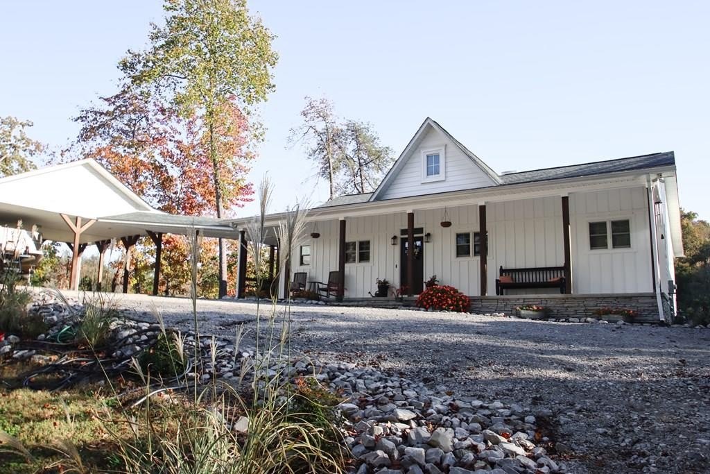 Walling, Tennessee, 38587, United States, 3 Bedrooms Bedrooms, ,2.5 BathroomsBathrooms,Residential,Forsale,1996612