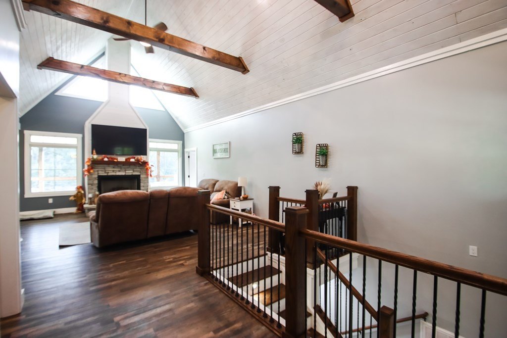 Walling, Tennessee, 38587, United States, 3 Bedrooms Bedrooms, ,2.5 BathroomsBathrooms,Residential,Forsale,1996612