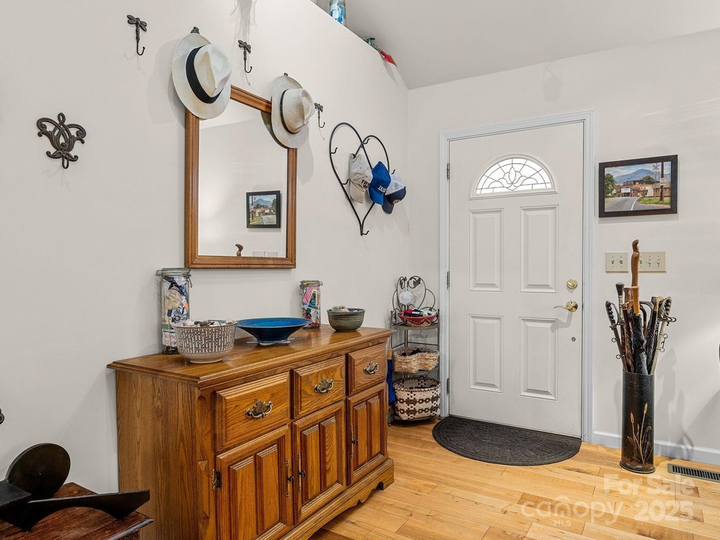 Landrum, South Carolina, 29356, United States, 2 Bedrooms Bedrooms, ,2.5 BathroomsBathrooms,Residential,Forsale,2004298