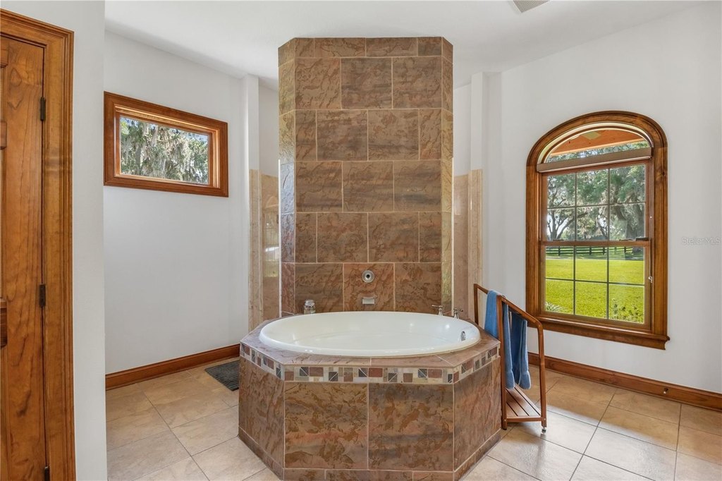 MORRISTON, Florida, 32668, United States, 4 Bedrooms Bedrooms, ,3.5 BathroomsBathrooms,Residential,Forsale,2010925