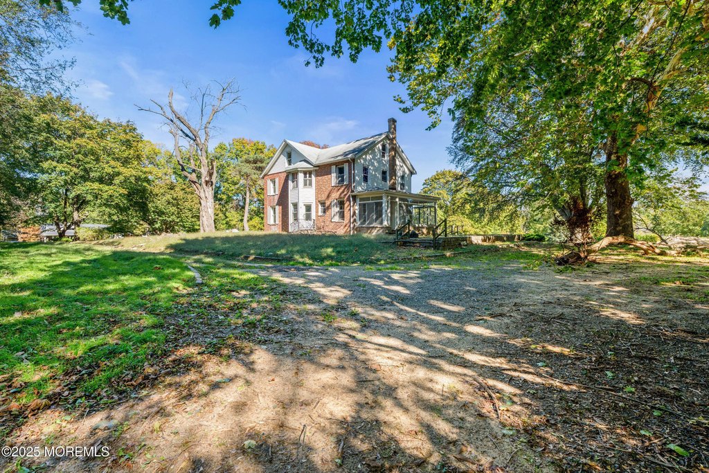 Eatontown, New Jersey, 07724, United States, 4 Bedrooms Bedrooms, ,2 BathroomsBathrooms,Residential,Forsale,1984569