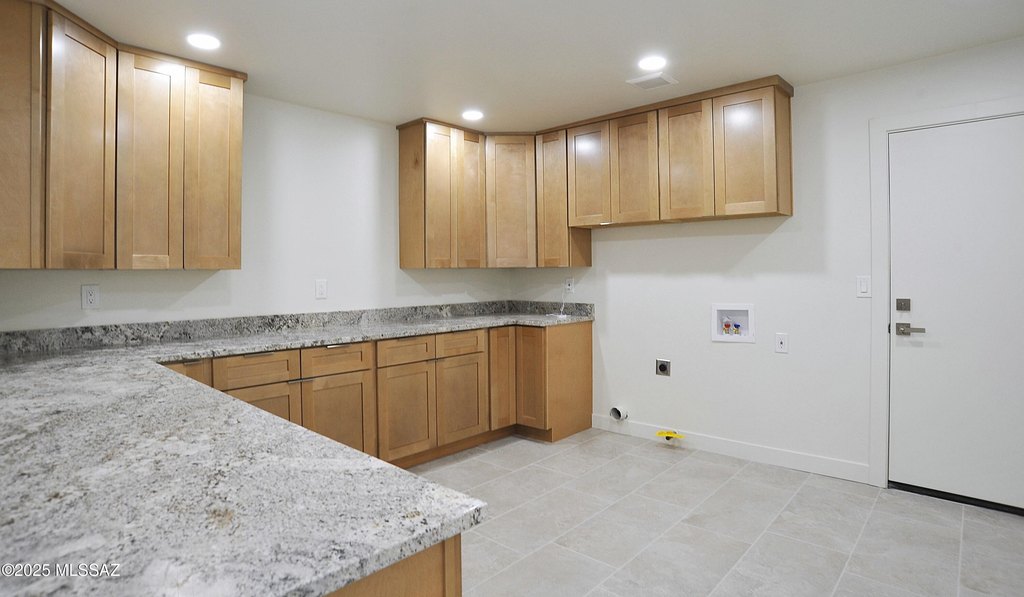 Tucson, Arizona, 85719, United States, 4 Bedrooms Bedrooms, ,5 BathroomsBathrooms,Residential,Forsale,1990105