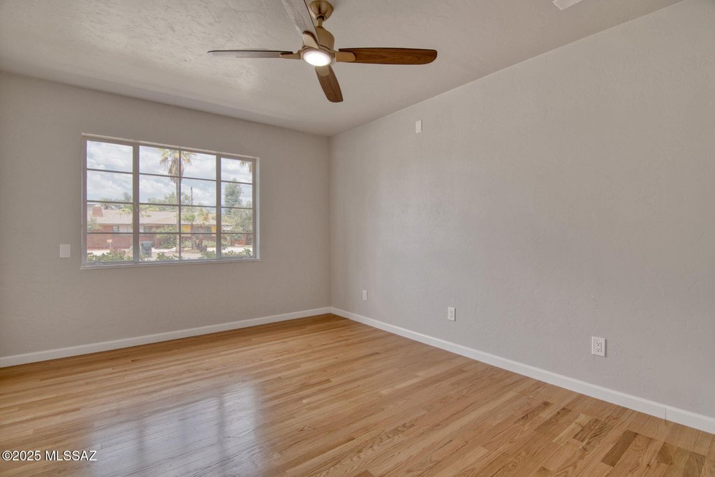 Tucson, Arizona, 85711, United States, 4 Bedrooms Bedrooms, ,2 BathroomsBathrooms,Residential,Forsale,1990103