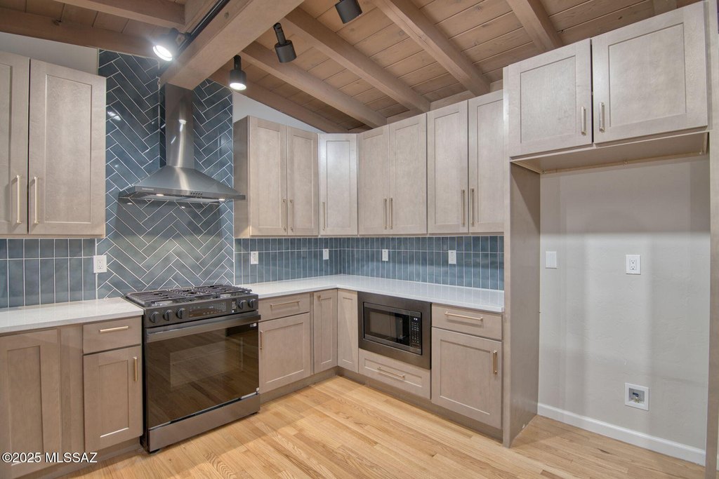 Tucson, Arizona, 85711, United States, 4 Bedrooms Bedrooms, ,2 BathroomsBathrooms,Residential,Forsale,1990103