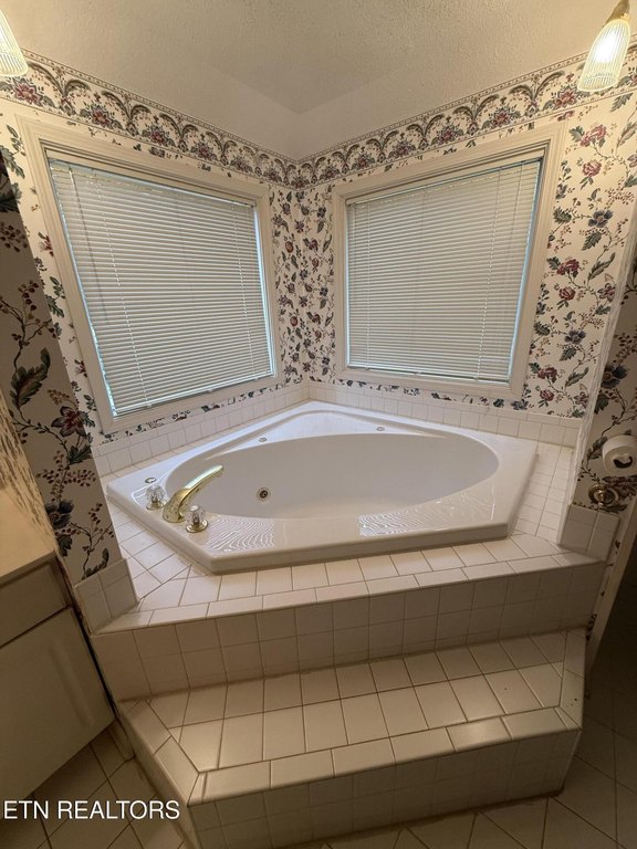 Alcoa, Tennessee, 37701, United States, 3 Bedrooms Bedrooms, ,2.5 BathroomsBathrooms,Residential,Forsale,1973607