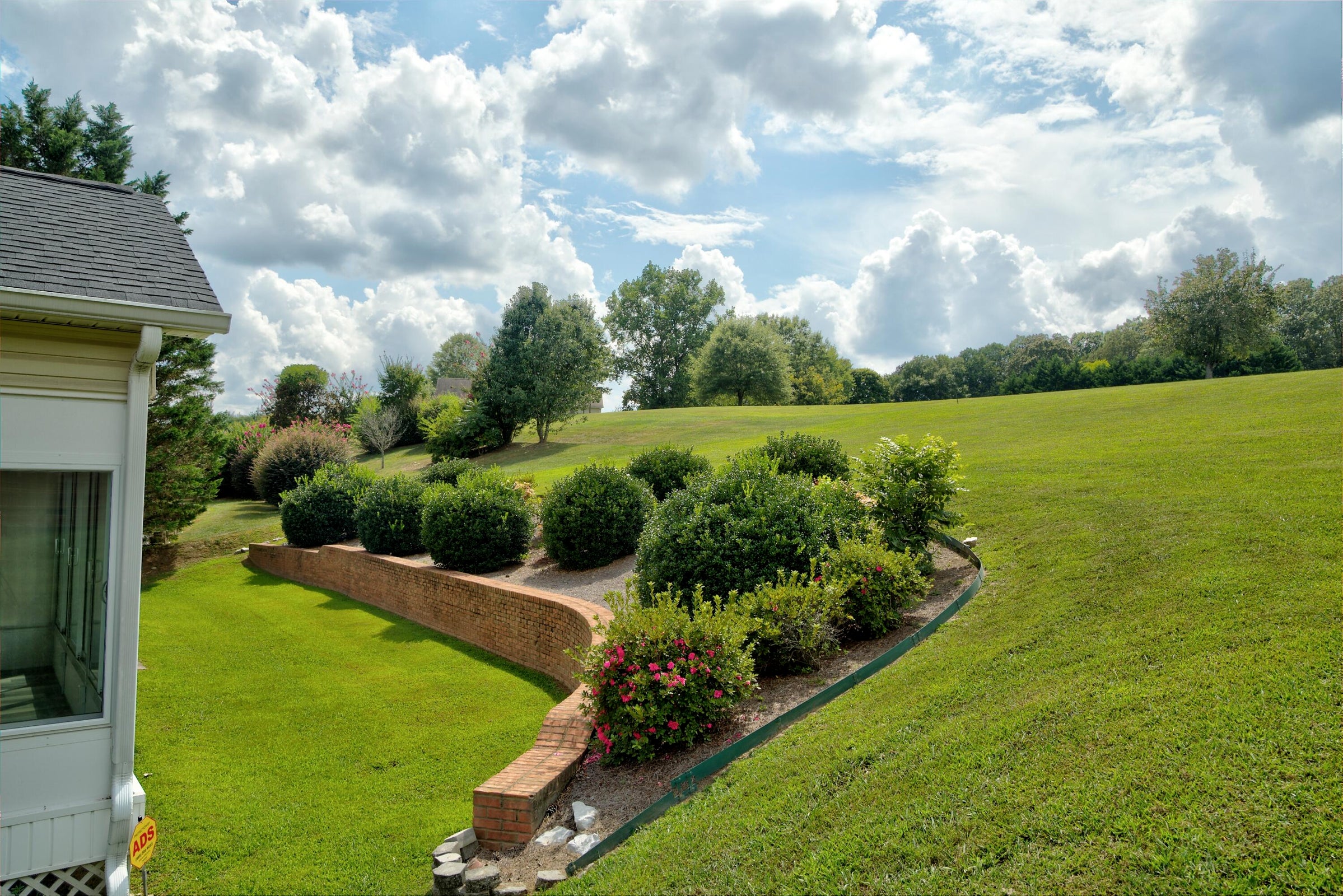 Ringgold, Georgia, 30736, United States, 3 Bedrooms Bedrooms, ,2 BathroomsBathrooms,Residential,Forsale,1995314