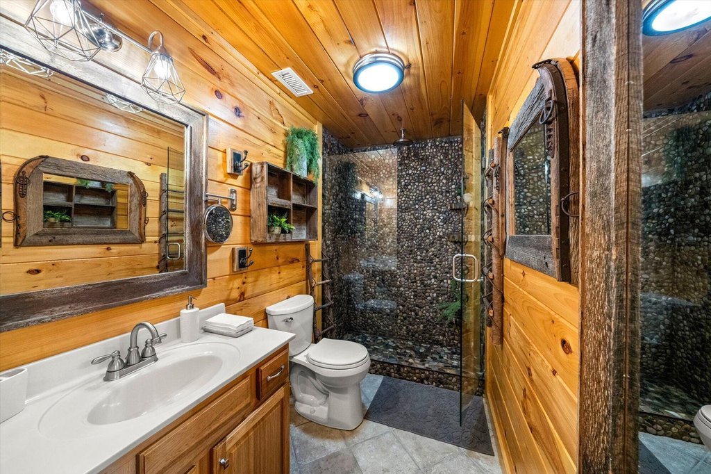 Sevierville, Tennessee, 37862, United States, 3 Bedrooms Bedrooms, ,3 BathroomsBathrooms,Residential,Forsale,1988739