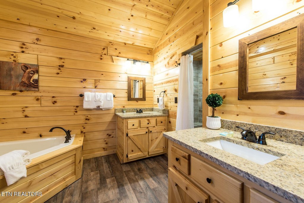 Gatlinburg, Tennessee, 37738, United States, 4 Bedrooms Bedrooms, ,4 BathroomsBathrooms,Residential,Forsale,1910238