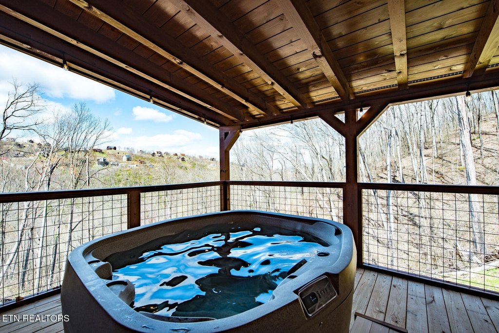 Gatlinburg, Tennessee, 37738, United States, 4 Bedrooms Bedrooms, ,4 BathroomsBathrooms,Residential,Forsale,1910238