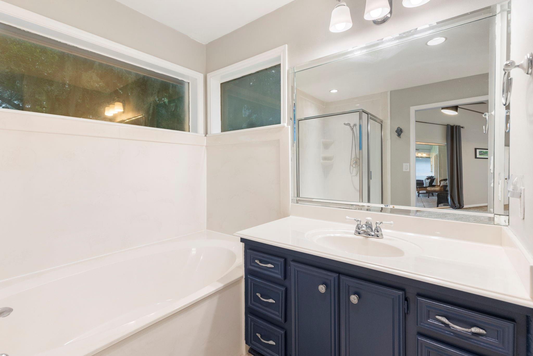 Huntsville, Texas, 77320, United States, 3 Bedrooms Bedrooms, ,3 BathroomsBathrooms,Residential,Forsale,1973441