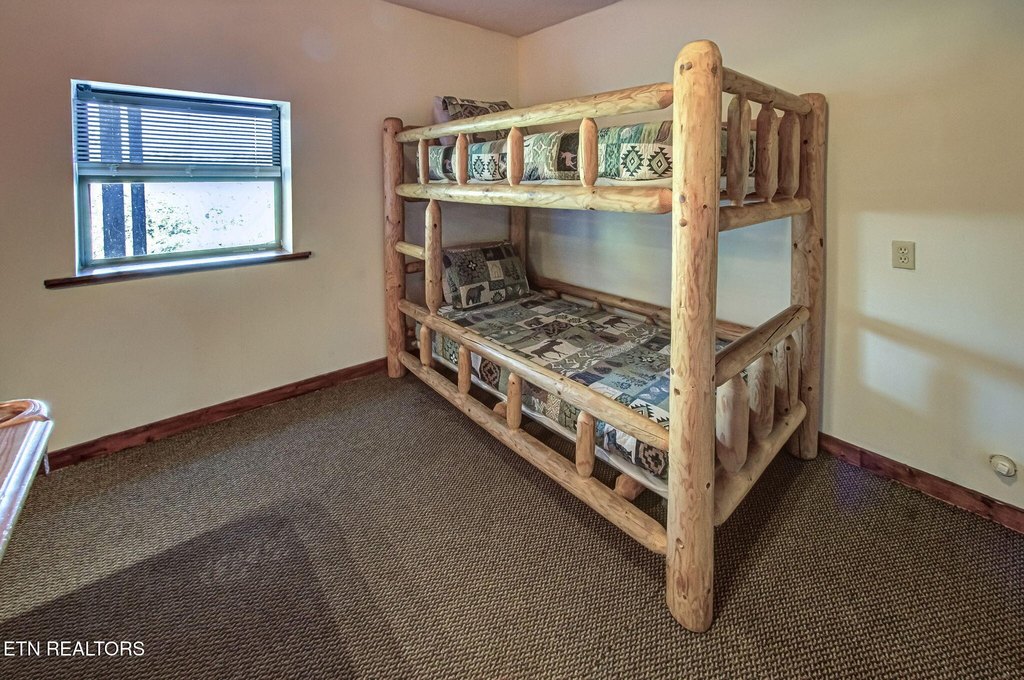 Sevierville, Tennessee, 37862, United States, 2 Bedrooms Bedrooms, ,3 BathroomsBathrooms,Residential,Forsale,1973610