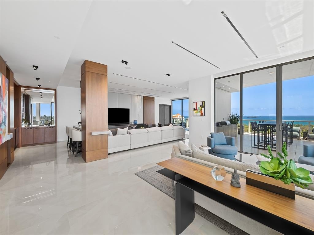 Fort Lauderdale, Florida, 33304, United States, 3 Bedrooms Bedrooms, ,3.5 BathroomsBathrooms,Residential,Forsale,1994074