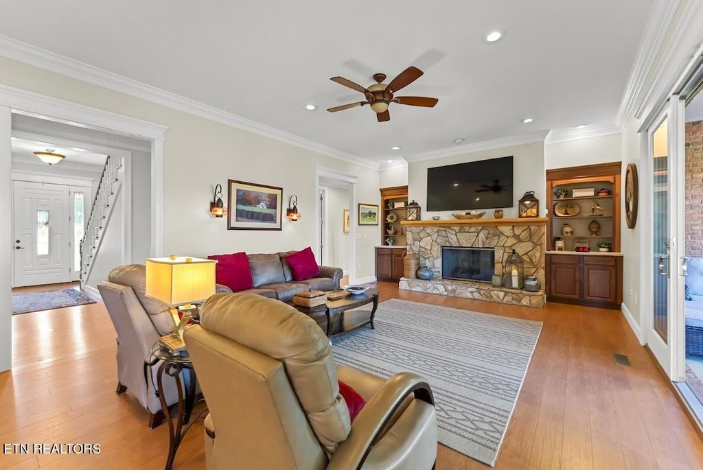 Pikeville, Tennessee, 37367, United States, 4 Bedrooms Bedrooms, ,3.5 BathroomsBathrooms,Residential,Forsale,1886011