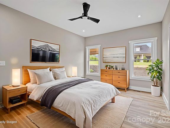 Asheville, North Carolina, 28806, United States, 3 Bedrooms Bedrooms, ,2 BathroomsBathrooms,Residential,Forsale,1986000