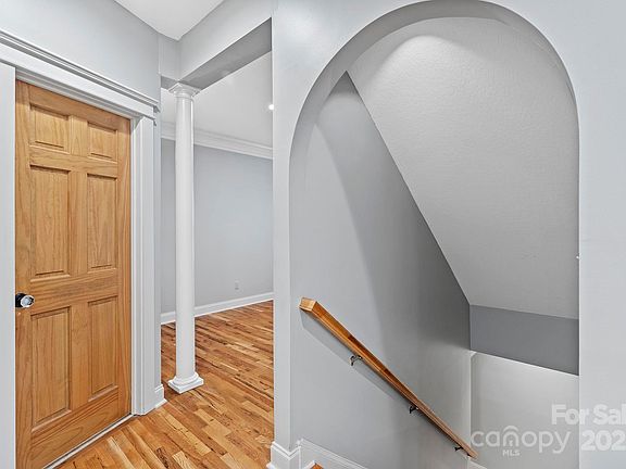 Hendersonville, North Carolina, 28739, United States, 3 Bedrooms Bedrooms, ,3 BathroomsBathrooms,Residential,Forsale,1986001