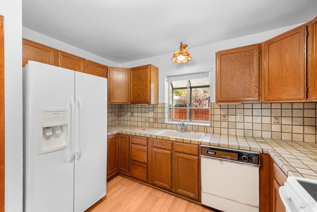 Napa, California, 94558, United States, 3 Bedrooms Bedrooms, ,2 BathroomsBathrooms,Residential,Forsale,2004743