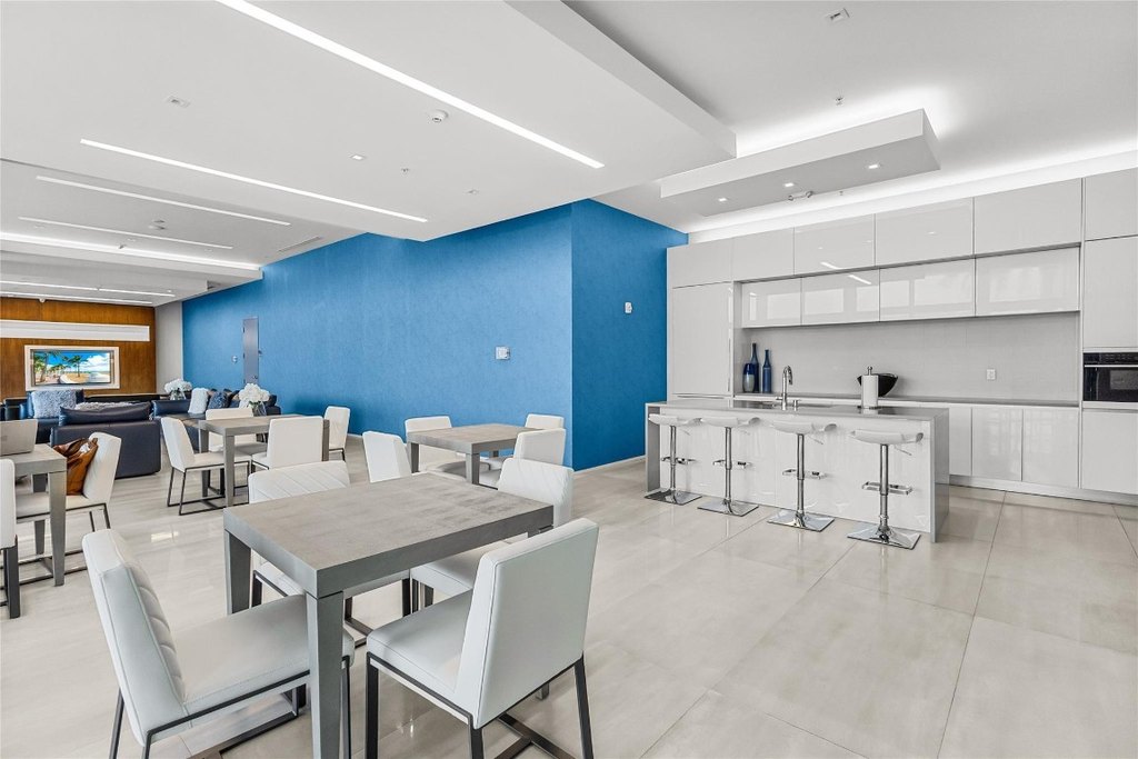 Fort Lauderdale, Florida, 33304, United States, 2 Bedrooms Bedrooms, ,2 BathroomsBathrooms,Residential,Forsale,2011614