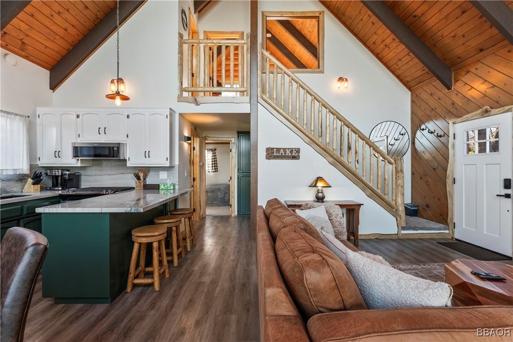 Lake Arrowhead, California, 92352, United States, 4 Bedrooms Bedrooms, ,3 BathroomsBathrooms,Residential,Forsale,1934022