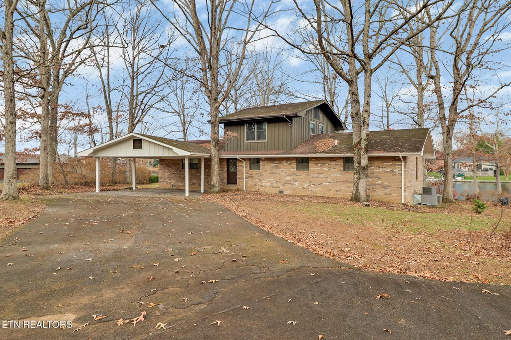 Crossville, Tennessee, 38572, United States, 3 Bedrooms Bedrooms, ,3 BathroomsBathrooms,Residential,Forsale,1959680