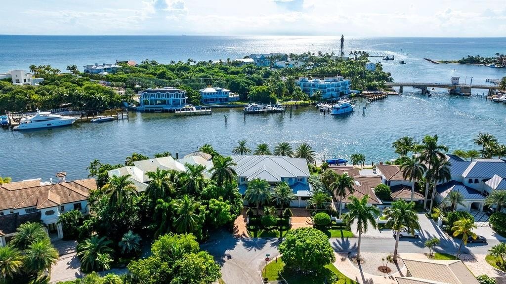 Lighthouse Point, Florida, 33064, United States, 5 Bedrooms Bedrooms, ,6 BathroomsBathrooms,Residential,Forsale,1994097