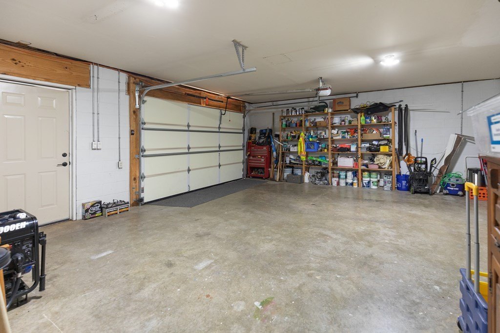 Sparta, Tennessee, 38583, United States, 3 Bedrooms Bedrooms, ,3 BathroomsBathrooms,Residential,Forsale,2010950