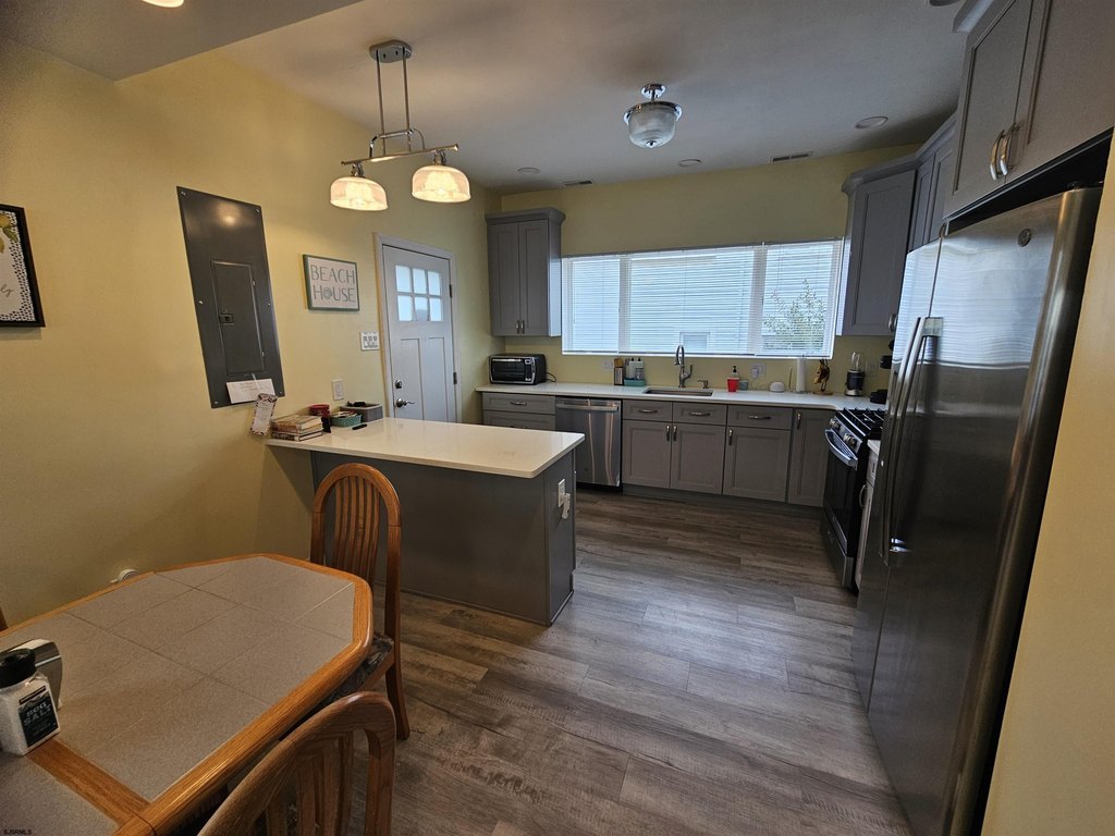 Ventnor, New Jersey, 08406, United States, 6 Bedrooms Bedrooms, ,4 BathroomsBathrooms,Residential,Forsale,1994159