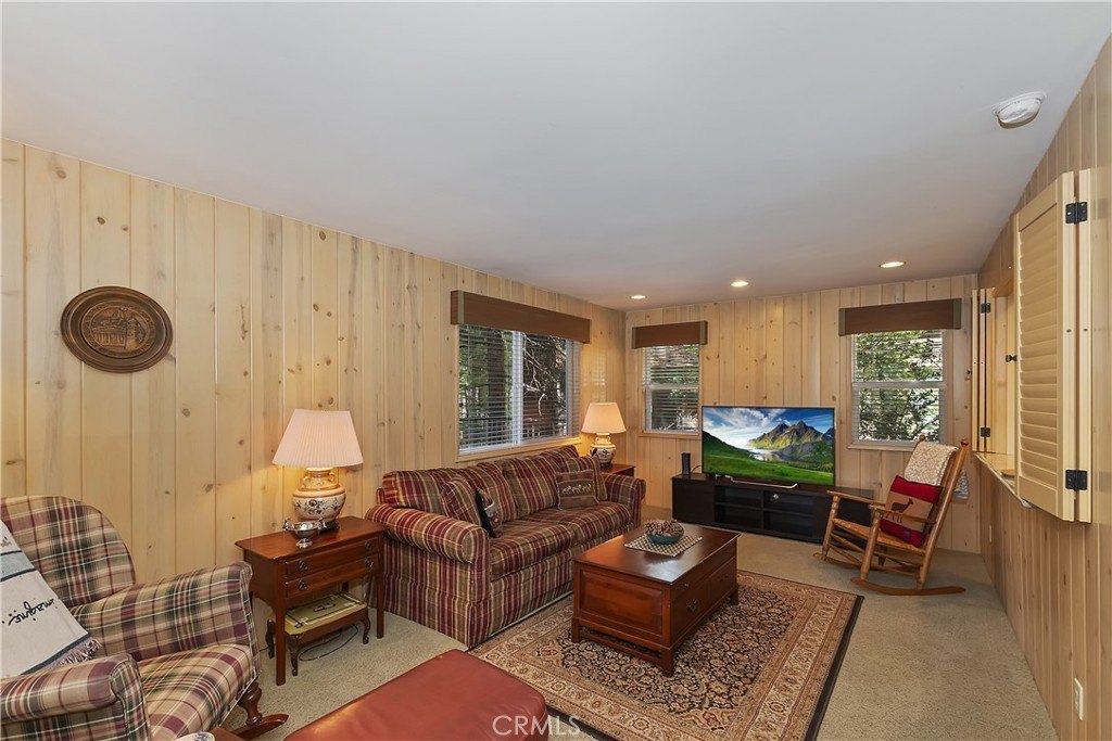 Lake Arrowhead, California, 92352, United States, 4 Bedrooms Bedrooms, ,4 BathroomsBathrooms,Residential,Forsale,2004002