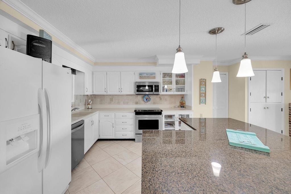 Fernandina Beach, Florida, 32034, United States, 3 Bedrooms Bedrooms, ,2 BathroomsBathrooms,Residential,Forsale,2001135