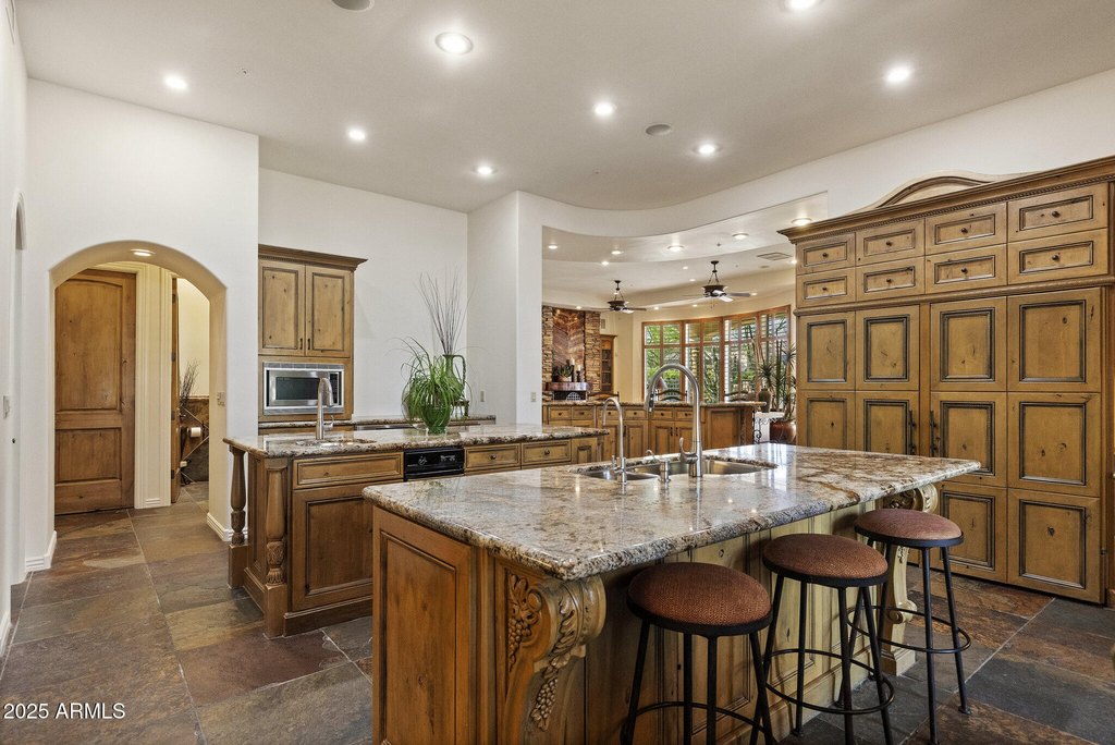 Scottsdale, Arizona, 85260, United States, 6 Bedrooms Bedrooms, ,6.5 BathroomsBathrooms,Residential,Forsale,2014277