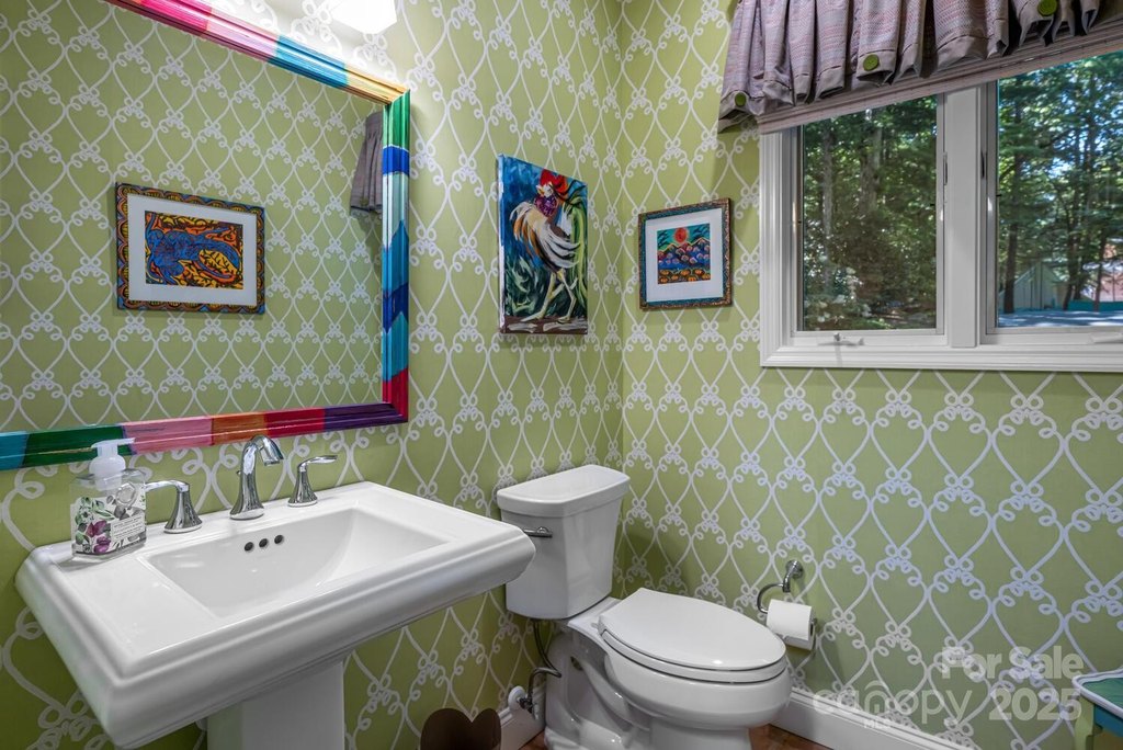 Flat Rock, North Carolina, 28731, United States, 3 Bedrooms Bedrooms, ,3.5 BathroomsBathrooms,Residential,Forsale,1985993