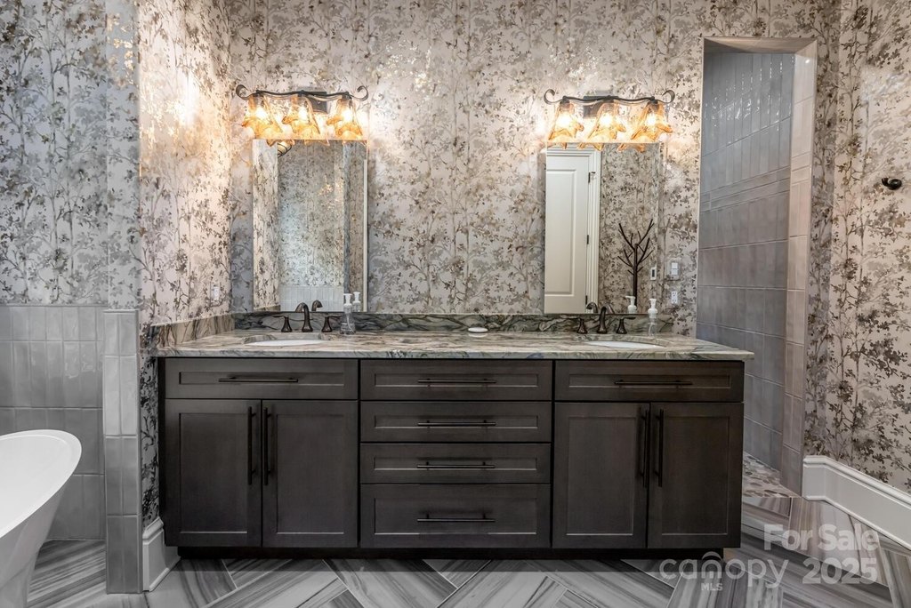 Flat Rock, North Carolina, 28731, United States, 3 Bedrooms Bedrooms, ,3.5 BathroomsBathrooms,Residential,Forsale,1985992