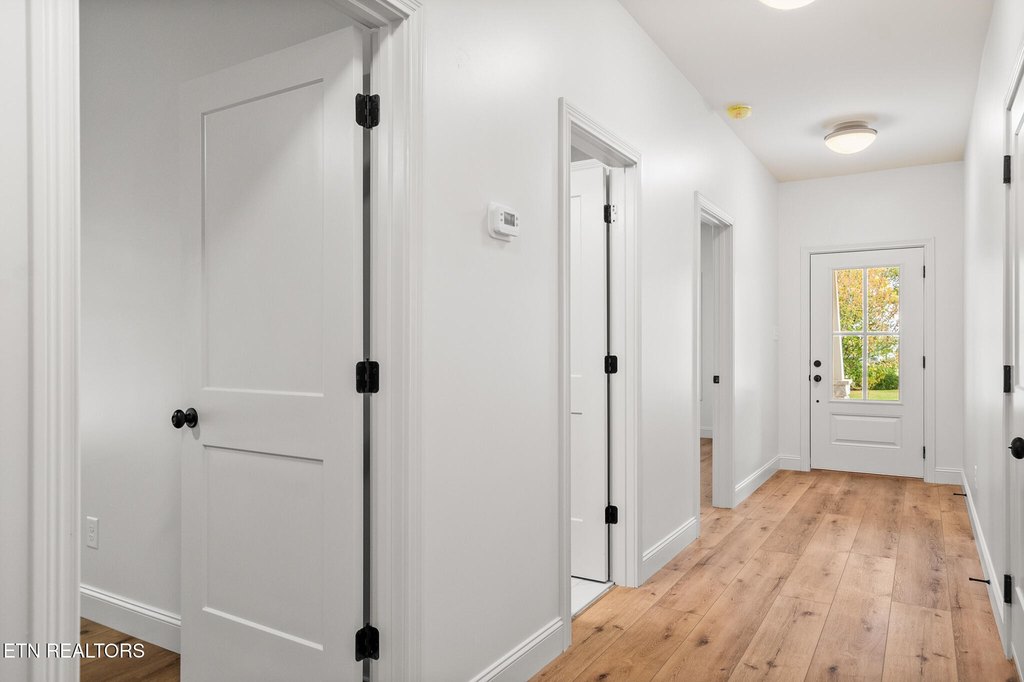 Clinton, Tennessee, 37716, United States, 3 Bedrooms Bedrooms, ,2 BathroomsBathrooms,Residential,Forsale,2012721