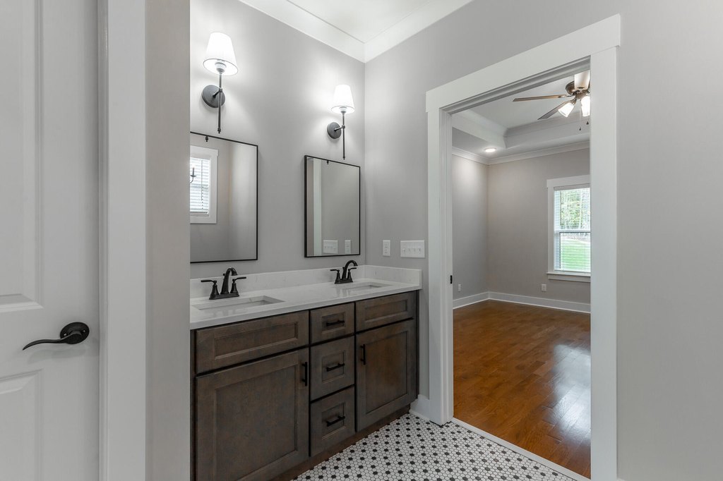 Harrison, Tennessee, 37341, United States, 3 Bedrooms Bedrooms, ,2.5 BathroomsBathrooms,Residential,Forsale,1995326