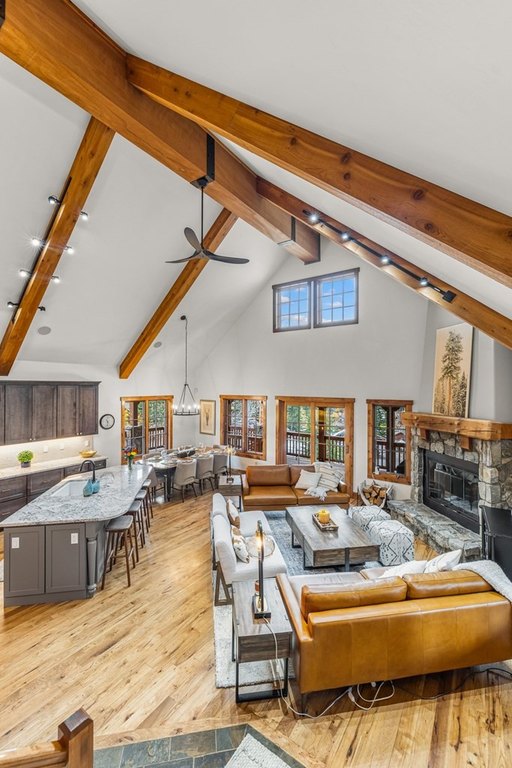 Donnelly, Idaho, 83615, United States, 4 Bedrooms Bedrooms, ,4 BathroomsBathrooms,Residential,Forsale,1996709