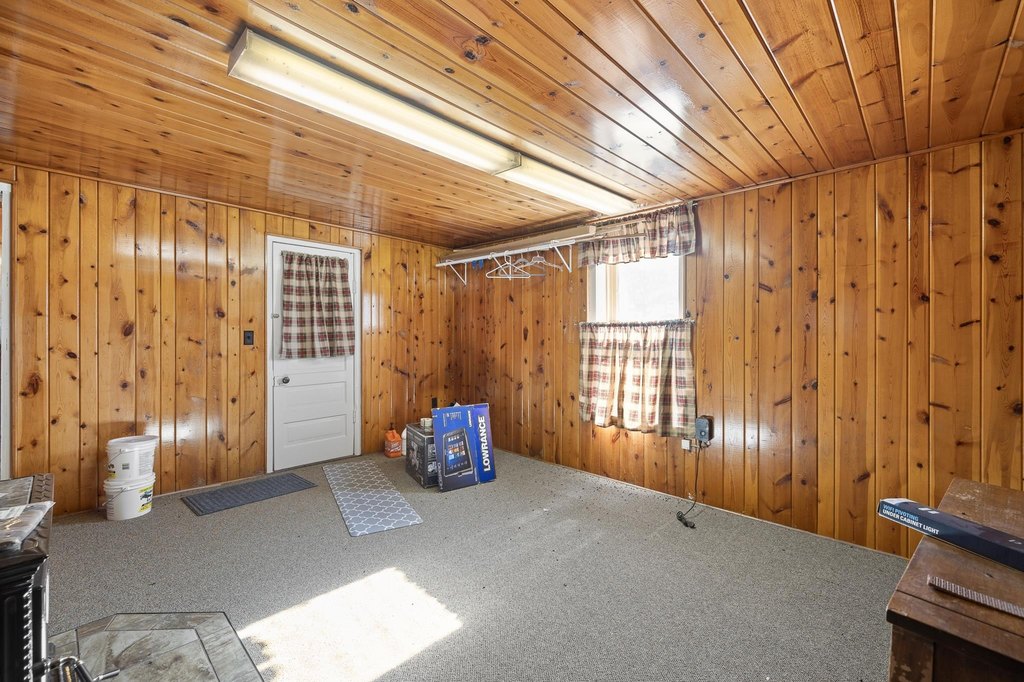 Custer, South Dakota, 57730, United States, 4 Bedrooms Bedrooms, ,2 BathroomsBathrooms,Residential,Forsale,1990710