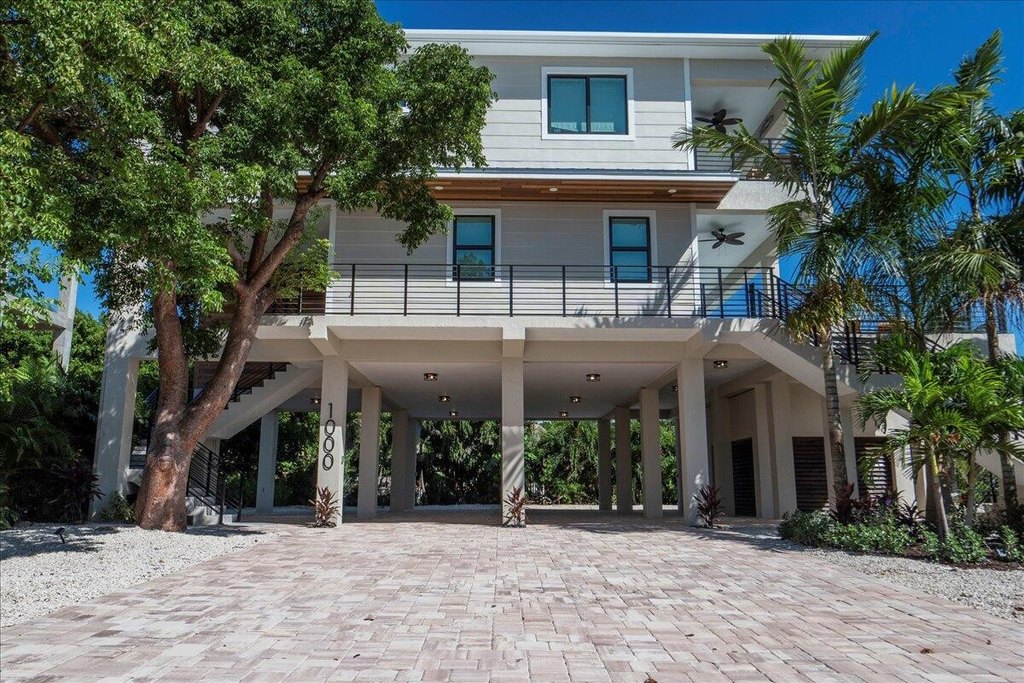 MARATHON, Florida, 33050, United States, 6 Bedrooms Bedrooms, ,6.5 BathroomsBathrooms,Residential,Forsale,2004345