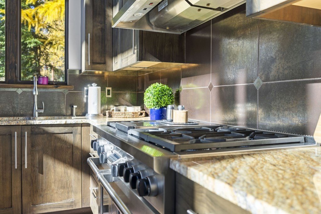 Donnelly, Idaho, 83615, United States, 3 Bedrooms Bedrooms, ,4 BathroomsBathrooms,Residential,Forsale,1996721