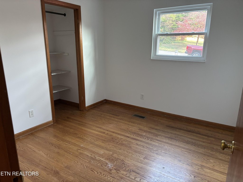 Knoxville, Tennessee, 37920, United States, 3 Bedrooms Bedrooms, ,2 BathroomsBathrooms,Residential,Forsale,1999456